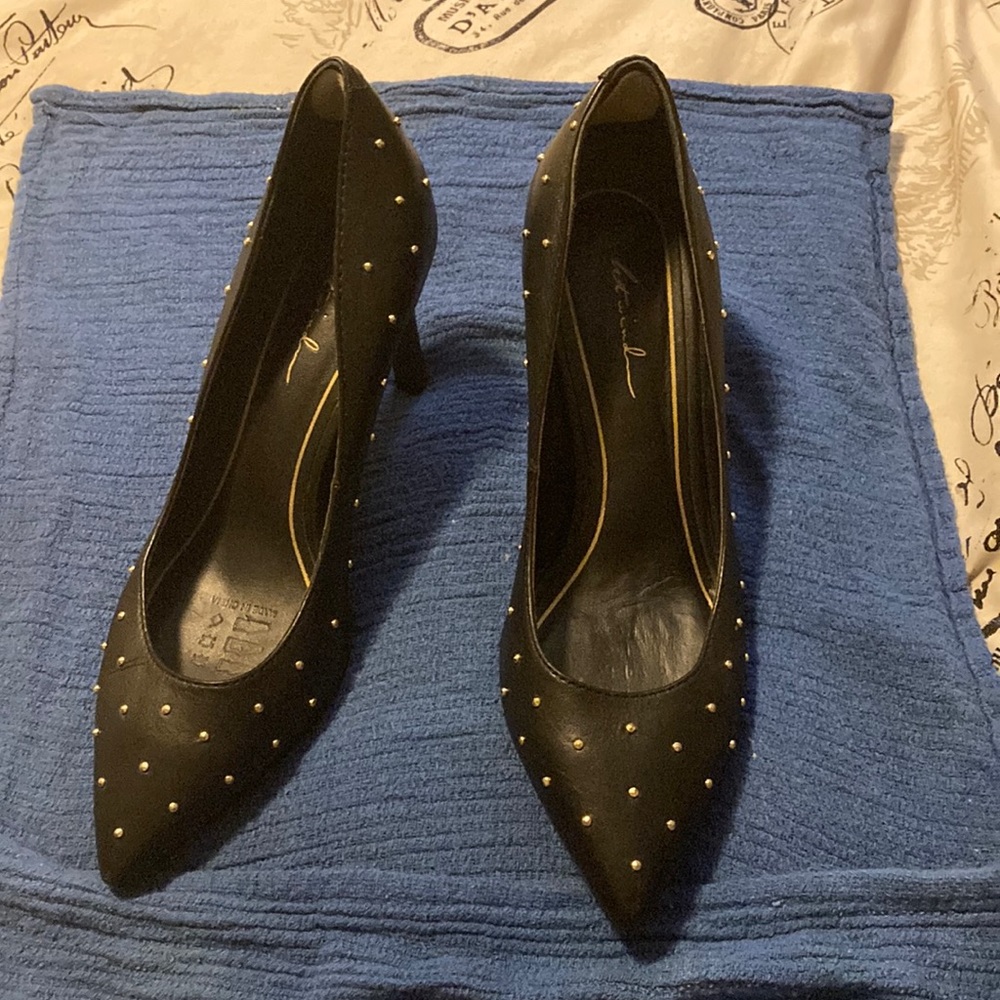 Sexy Black Stud Heels Size 7.5 Women’s USA
